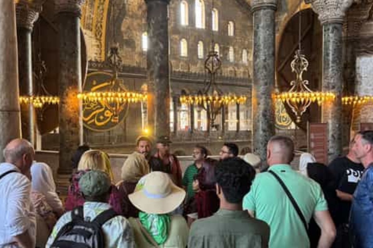 Guided cultural tour image